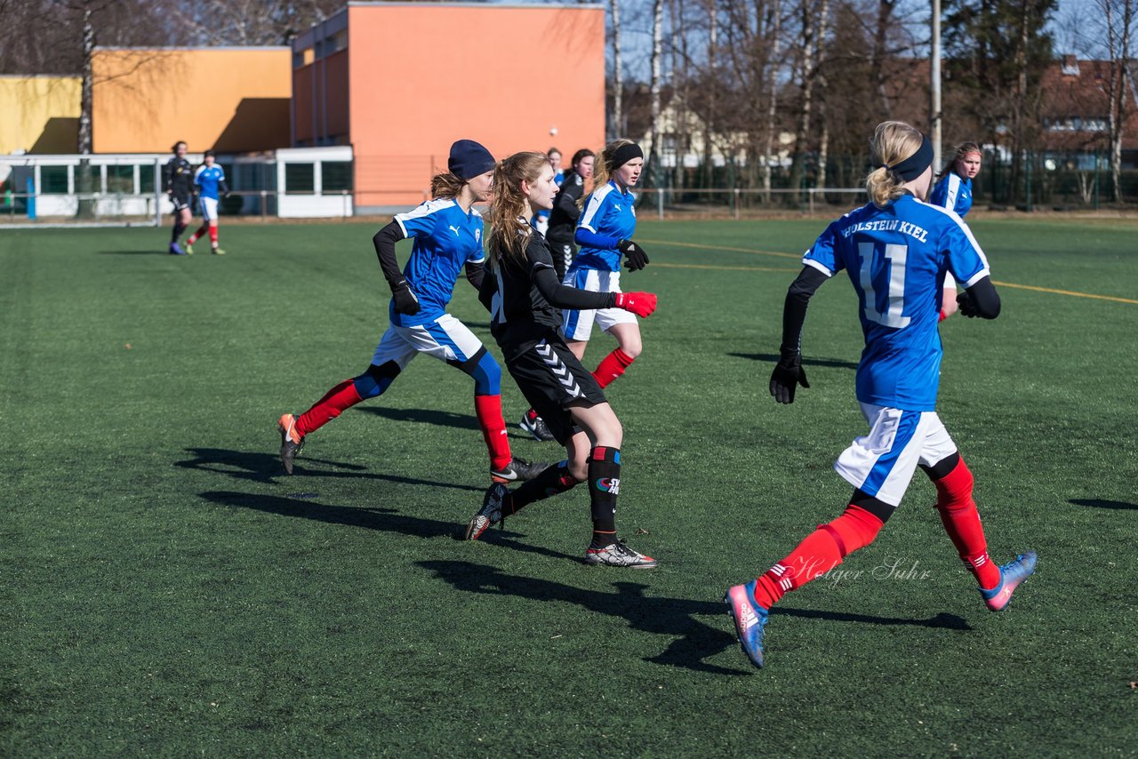 Bild 182 - B-Juniorinnen Halbfinale SVHU - Holstein Kiel : Ergebnis: 3:0